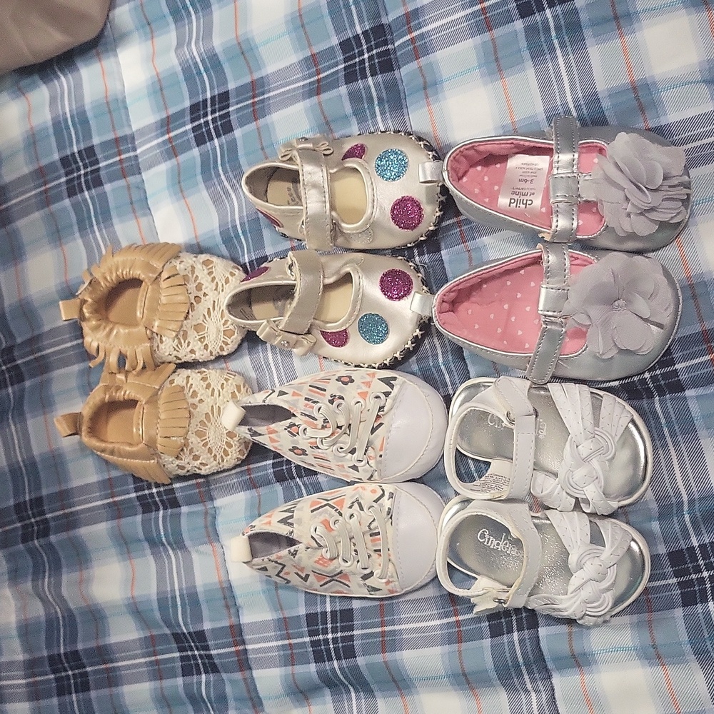 5 pairs Baby girl shoes moccasins sandals 1 white dress shoes 3-6M slip-ons
